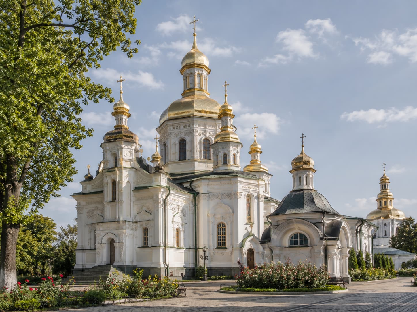 Православний храм в Україні як візуальний образ теми УПЦ