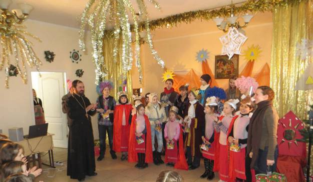 До Свято-Воскресенської парафії завітали різдвяні музиканти